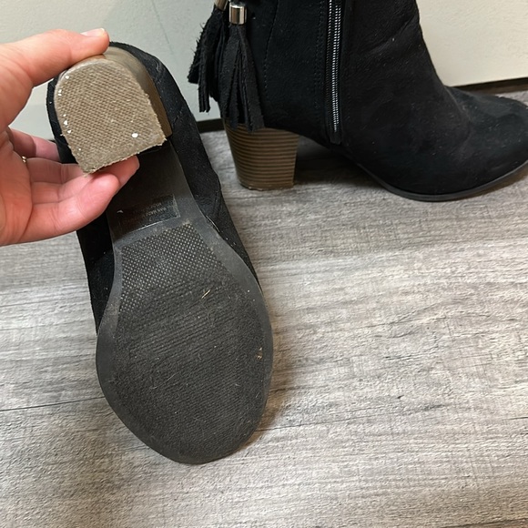 Rue 21 Black Suede Ankle Boots Size 7 - Picture 5 of 6